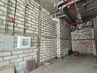 PRIME COMMERCIAL SPACE | HIGH VISIBILITY