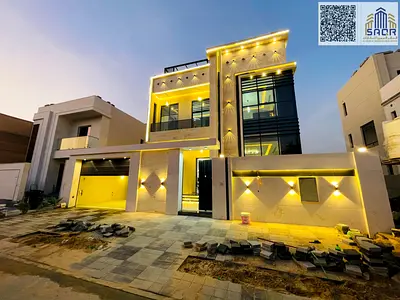 فيلا مميزة بتصميم عصري أنيق تجمع بين الفخامة والراحة والعملية حيث تتكون من ست غرف نوم واسعة توفر خصوصية تامة لكل أفراد الأسرة إلى جانب صالة معيشة رحبة