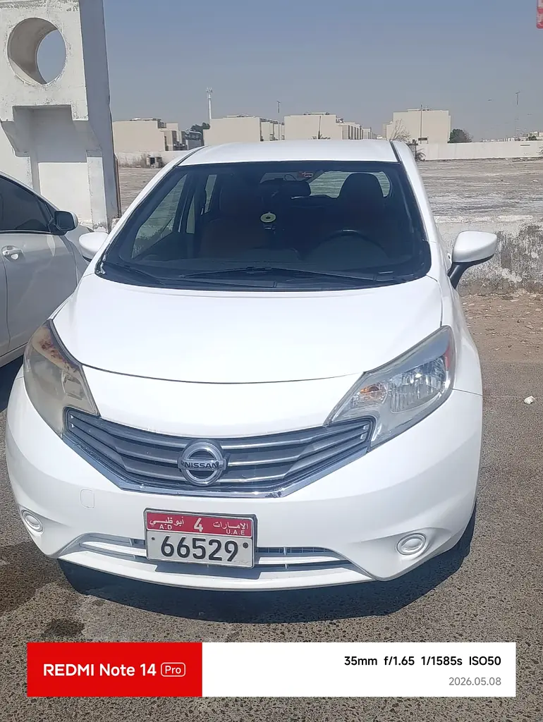 Nissan Versa 2015 — photo 1 of 5