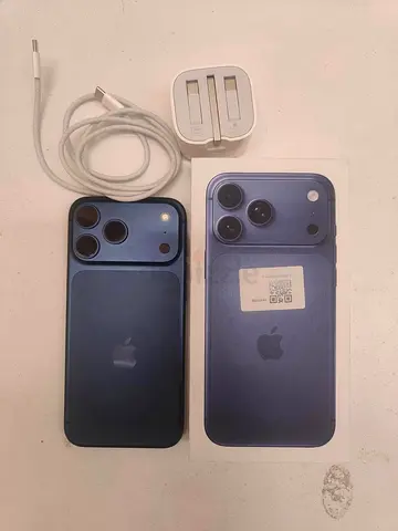 iPhone 17 Pro Max 256 (Blue) DUAL physical Box - Good Condition charger is separate if wanted
