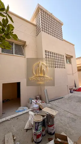 🏡 House for Sale in Sharjah – Al Sabkha Area 📍 Prime location, close to all services✨ Fully maintained and completely renovated