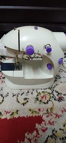Mini sewing machine