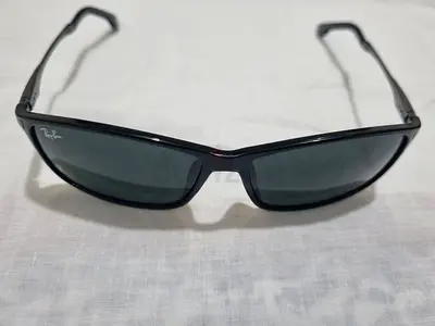 Ray-Ban Liteforce RB4179 – Ultra-Lightweight men Sunglasses