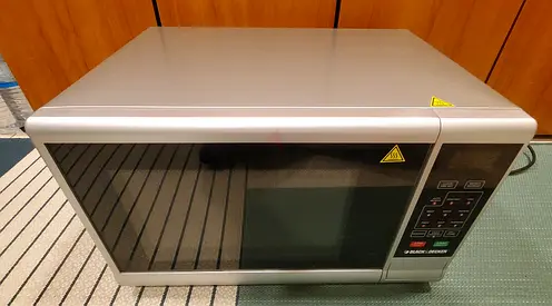 BLACK+DECKER 30L Microwave Oven with Grill