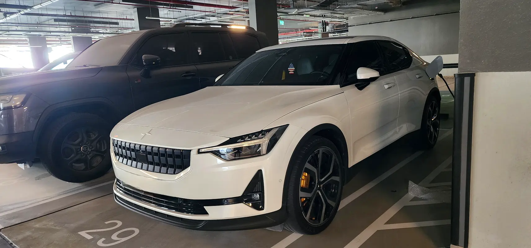 Polestar 2 2023 — photo 1 of 6