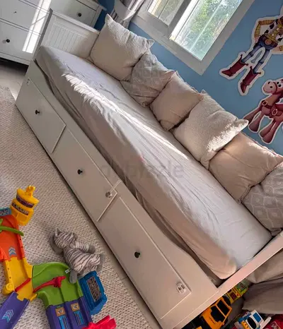 IKEA Hamnes Day bed with 3 storage drawers underneath and with 2 IKEA mattresses
