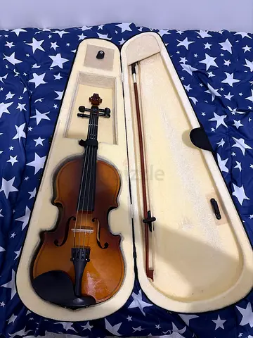 Violin perfect condition used 3 or 4 times