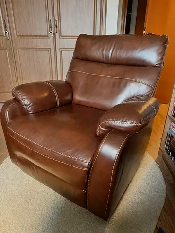 Leather recliner Brown