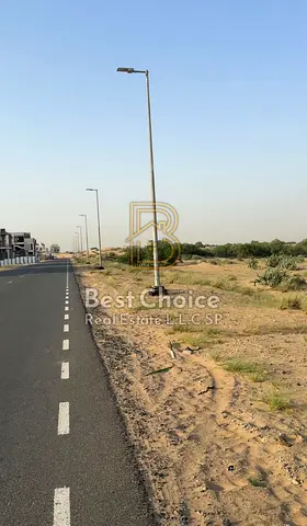 أرض بالأقساط للبيع في حي حوشي – الطرح الجديد - تصريح بناء تاون هاوس