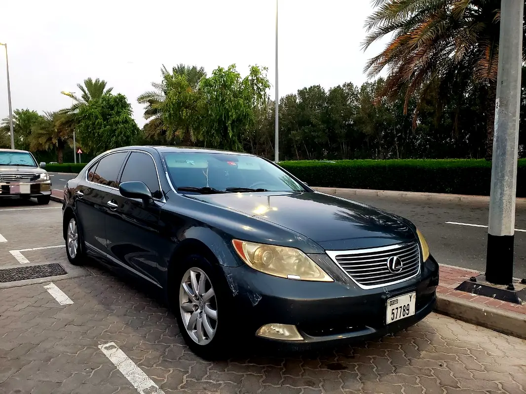Lexus LS-Series 2027 — photo 1 of 10