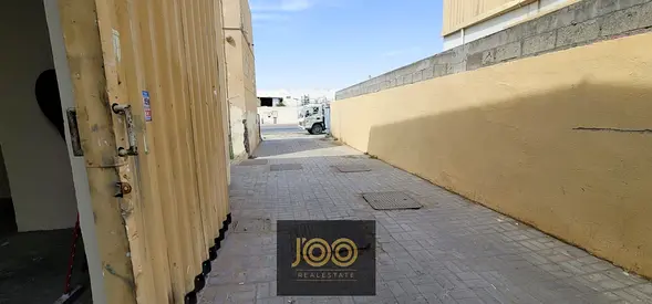 صفقة مميزة | موقع صناعي | توفر المياه | قريب من شارع الإمارات | للتخزين والأنشطة الصناعية  | جاهز التسليم