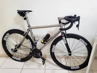 Lynskey Titanium Custom Built Road Bike – SRAM Red eTap AXS – Medium
