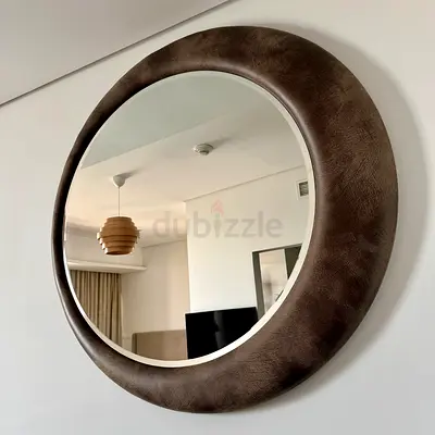 Closing crescent Moon  Mirror