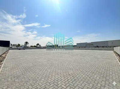 UP TO 3 MONTHS RENT | BESIDE SHEIKH ZAYED ROAD | READY TO USE