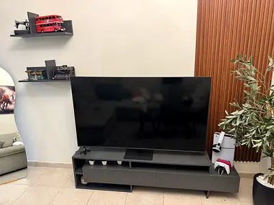 Tv unit - great condition ( without the tv and the decoration )
