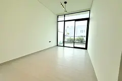 Chiller Free Building Ready To Move spacious area