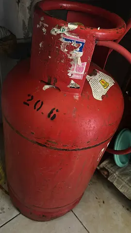 Large Red LPG Gas Cylinder - Used