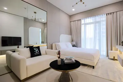 Gracious Studio in Pearl House by Imtiaz