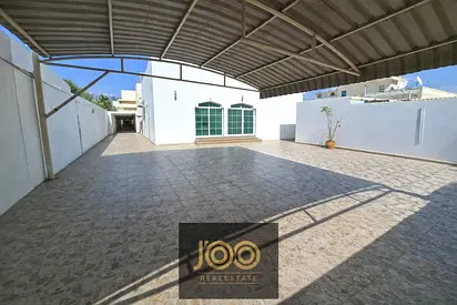 Arabic House + Annex for Sale | Sharjah – Al Sabkha | 8,080 sq.ft | AED 1,450,000