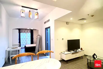 SPACIOUS RENOVATED FURNIHED