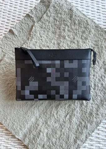 Louis Vuitton pochette voyage Suple Damoflag black grey