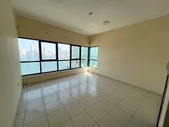 Sea view with free parking in a prime and lively location, close to all services such as cafes and s