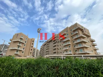 LAKE VIEW, SPACIOUS LAYOUT, WELL MAINTAINED, 2 BR