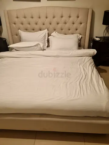 Queen size bed set