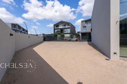 G+1 | CORNER LARGE PLOT | LUXURY LIVING