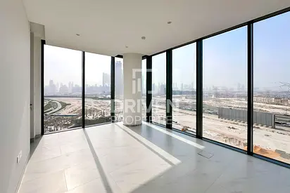 Vacant and Spacious Layout | High-end Finishing