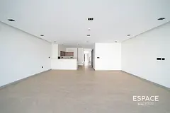 Vacant| Brand New| Colse to Amenities