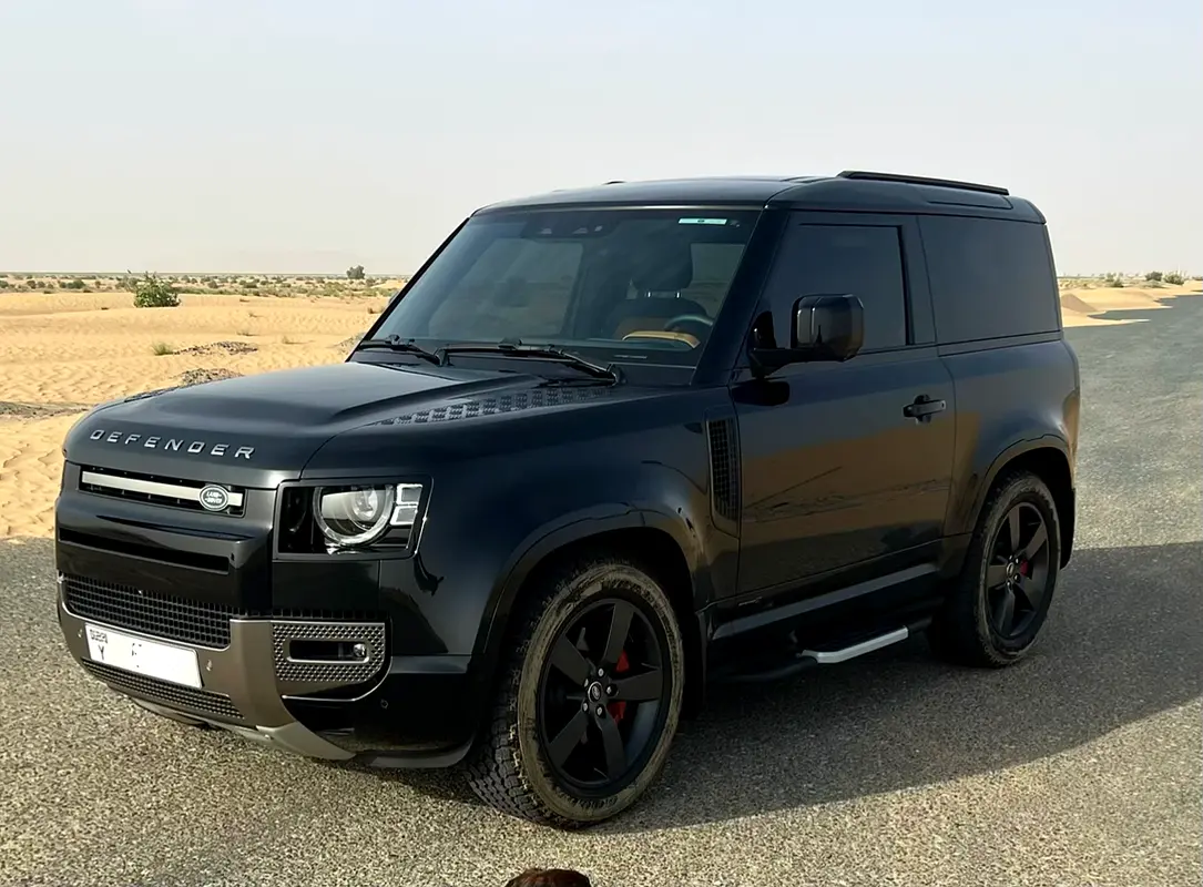 Land Rover Defender 2022 — photo 1 of 7