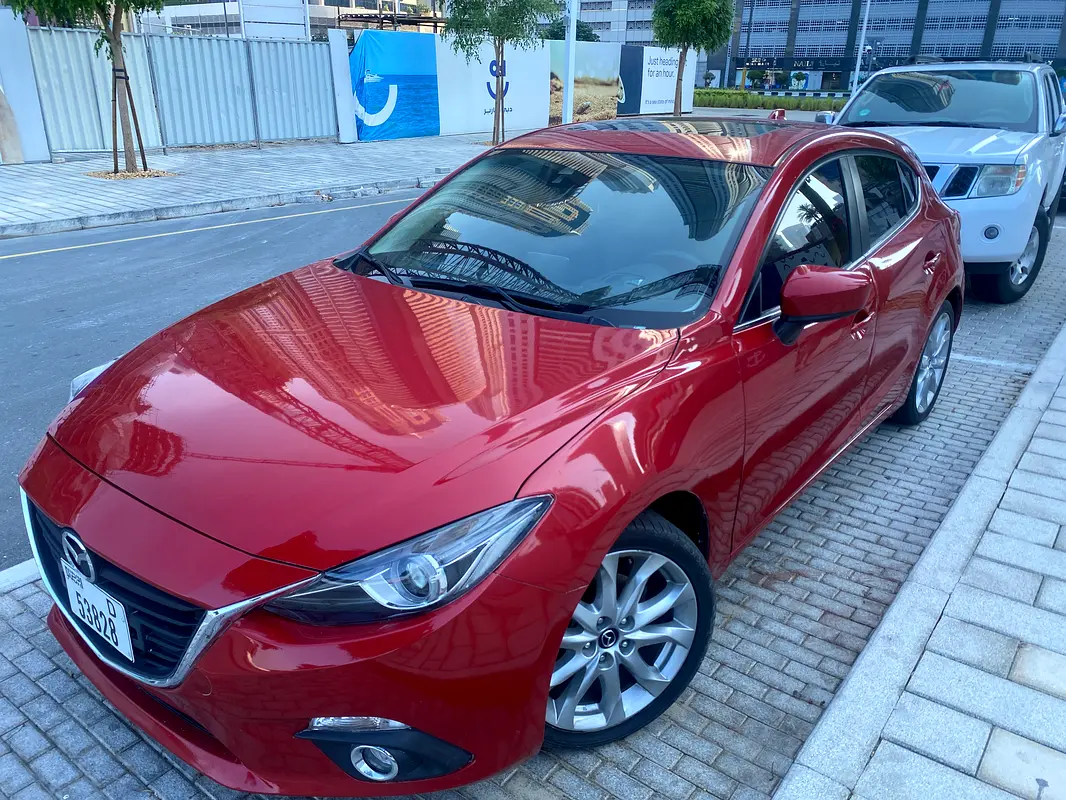 Mazda 3 Hatchback 2015 — photo 1 of 6