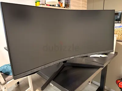 Samsung Odyssey G5 34-inch Curved Ultrawide Monitor （almost new Condition)
