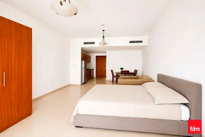 Vacant | Bright & Fully Furnished | With Balcony
