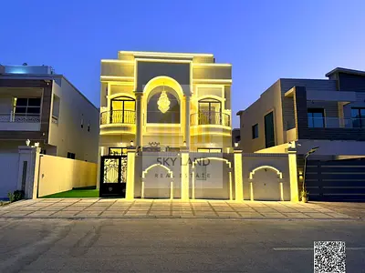 Villa overlooking two streets, two floors and a roof, classic design, price includes electricity and water, freehold ownership for all nationalities.