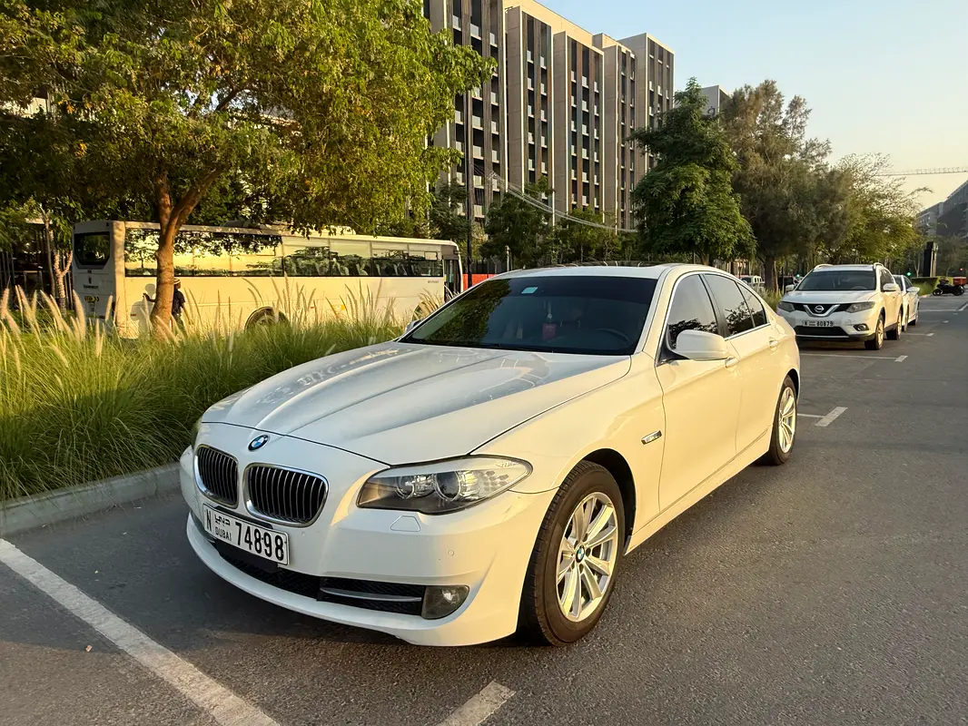 BMW 5-Series 2013 — photo 1 of 8