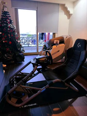 Complete Racing Simulator Setup – Logitech G923 + Shifter + Playseat Trophy + Playseat floor mat XL