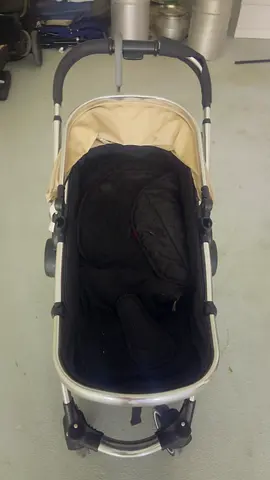 Convertible Baby Carrycot / stroller
