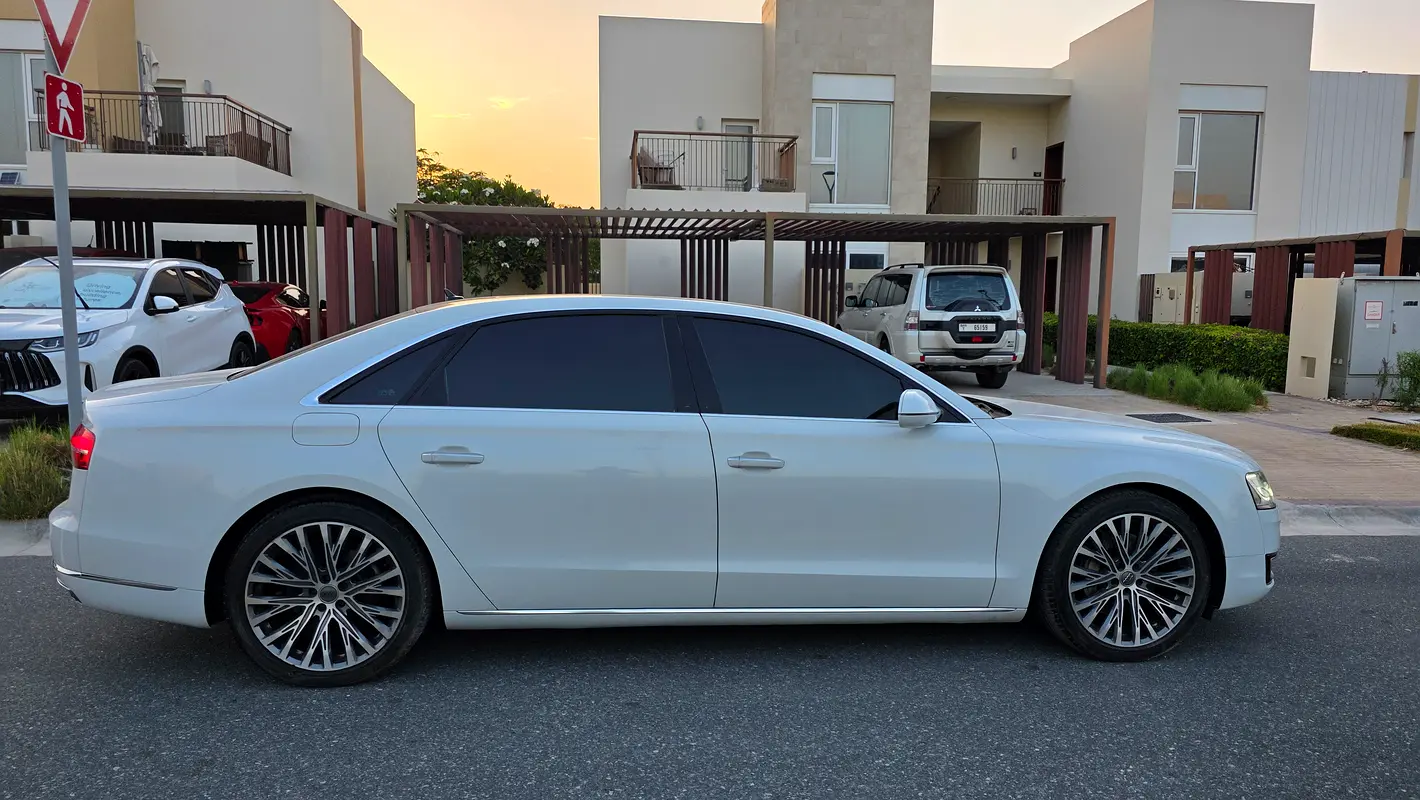 Audi A8 2017 — photo 1 of 8