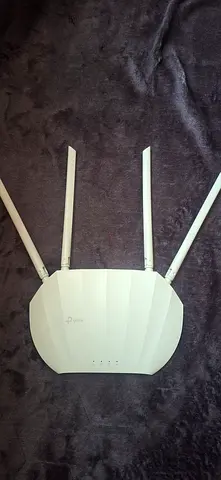 TP-Link AC 1200 Wireless Gigabit Access point Router (4 Antennas) - Good Working Condition