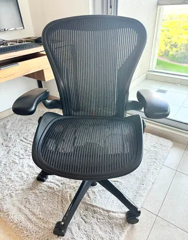 Herman Miller Aeron size B with out lumbar support