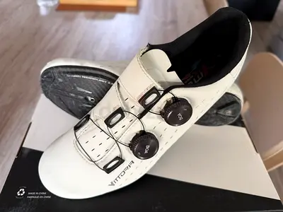Vittoria Nuvola Cycling Shoes SIZE 43.5