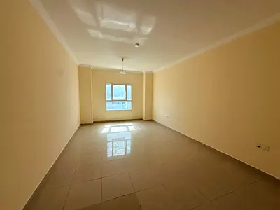 Parking included \ Built-in wardrobes \ Large lobby \ Central AC \ Prime area \ Spacious layout