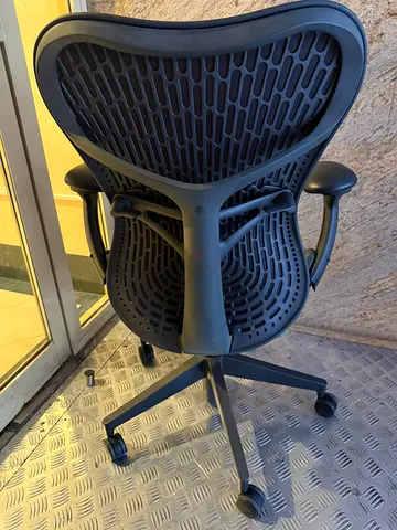 For selling Herman Miller mirra 2 chair.for long time sitting best chair