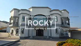 Spacious Luxury Villa in Umm Al Sheif with Private Majlis &amp; 6 Parking