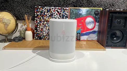 SONOS MOVE 2 WHITE USED WITH CHARGING BASE- NO BOX -LIGHT USED