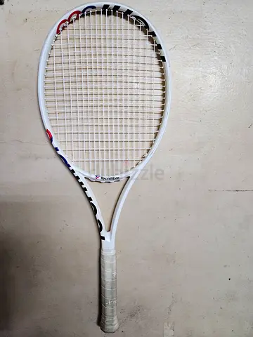 Tennis racquet