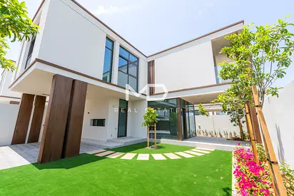 Vacant| Facing The Park| Type Square TH| 3BR+M