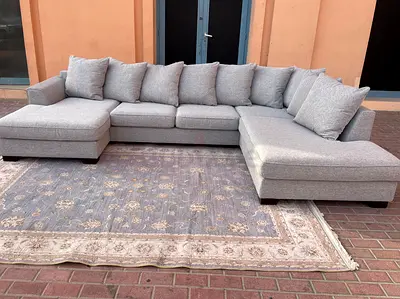 The One Kingston U Shape Sofa Large L-shaped Grey Fabric Sectional Sofa with Chaise — Good Condition